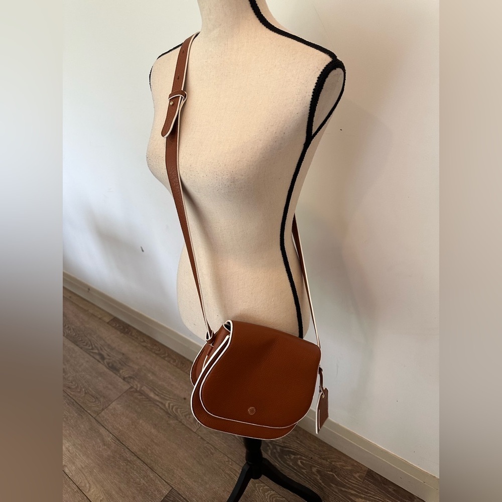 Isaac Mizrahi brown saddle  bag purse crossbody NWOT faux Leather??
